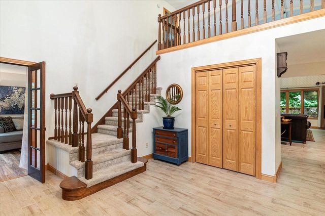 W5094 Highland PLACE, La Crosse, WI 54601