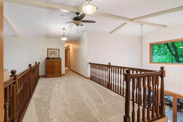W5094 Highland PLACE, La Crosse, WI 54601