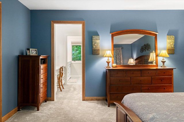 W5094 Highland PLACE, La Crosse, WI 54601