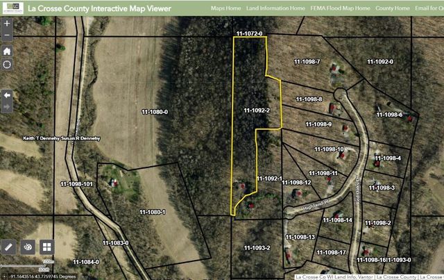 W5094 Highland PLACE, La Crosse, WI 54601