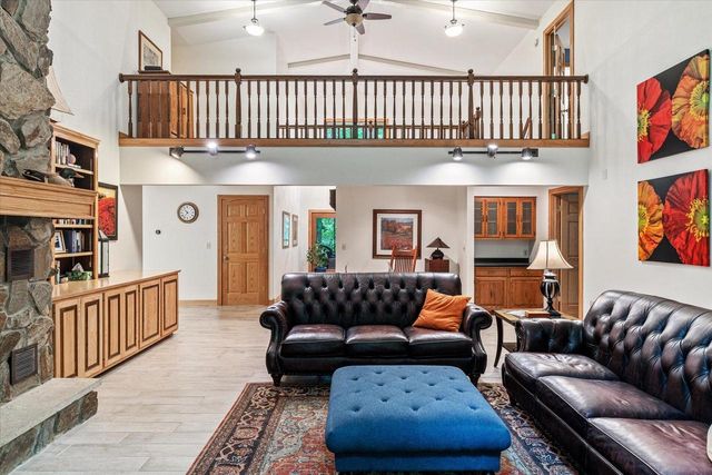 W5094 Highland PLACE, La Crosse, WI 54601