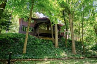 W5094 Highland PLACE, La Crosse, WI 54601