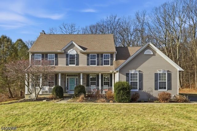 15 Dorset Dr, Mount Olive Twp., NJ 07840