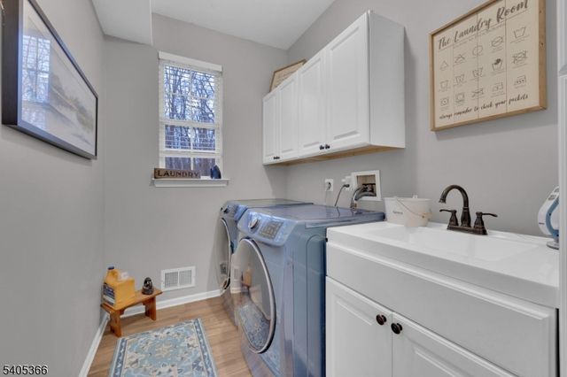 15 Dorset Dr, Mount Olive Twp., NJ 07840