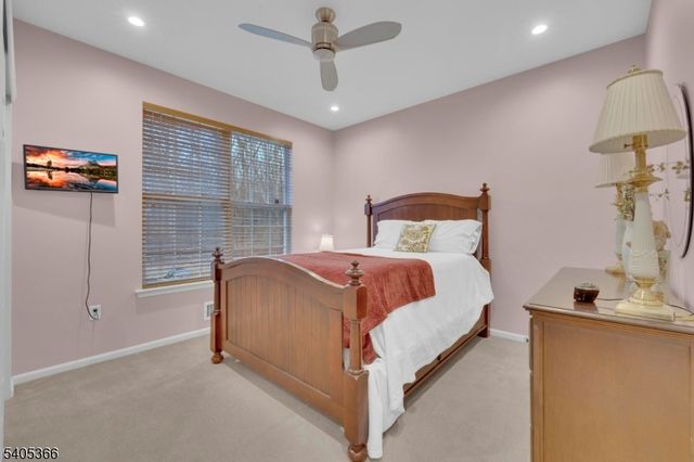 15 Dorset Dr, Mount Olive Twp., NJ 07840