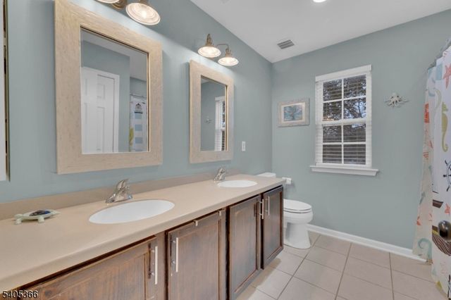 15 Dorset Dr, Mount Olive Twp., NJ 07840