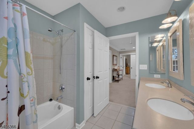 15 Dorset Dr, Mount Olive Twp., NJ 07840