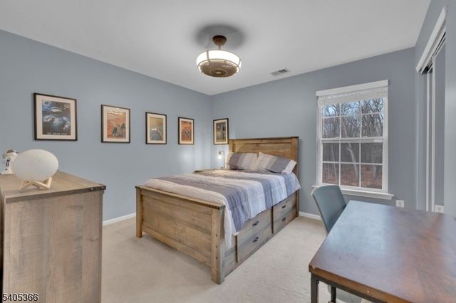 15 Dorset Dr, Mount Olive Twp., NJ 07840