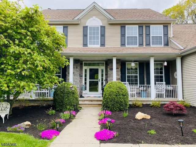 15 Dorset Dr, Mount Olive Twp., NJ 07840