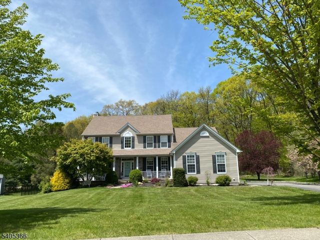 15 Dorset Dr, Mount Olive Twp., NJ 07840