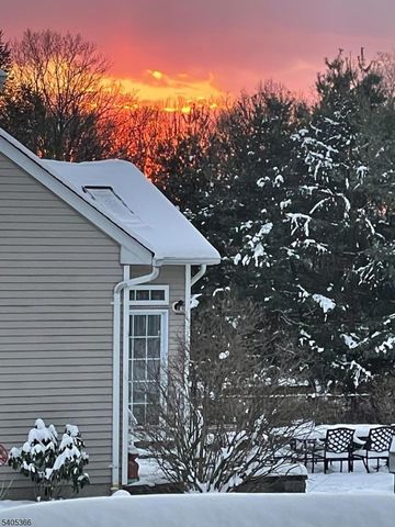 15 Dorset Dr, Mount Olive Twp., NJ 07840