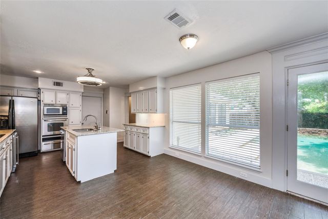 2824 S Logrun Circle, The Woodlands, TX 77380