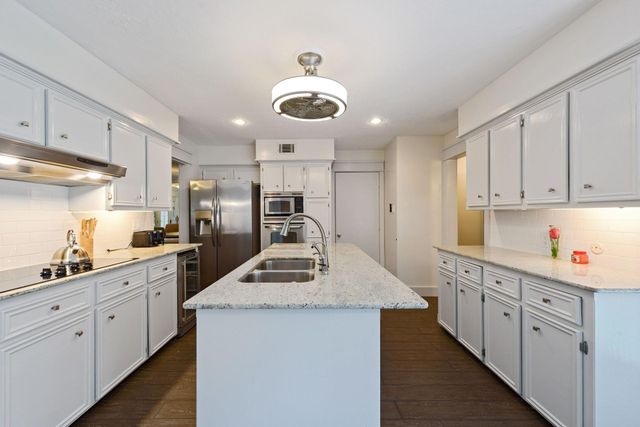 2824 S Logrun Circle, The Woodlands, TX 77380