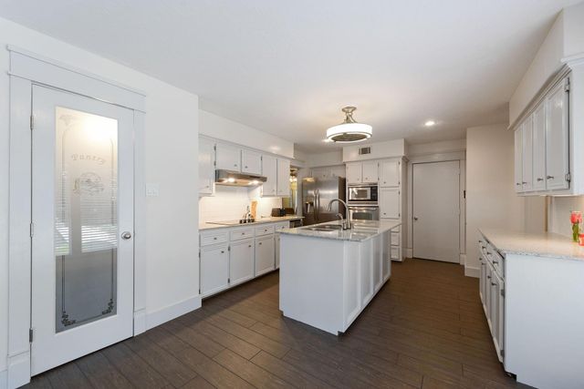 2824 S Logrun Circle, The Woodlands, TX 77380