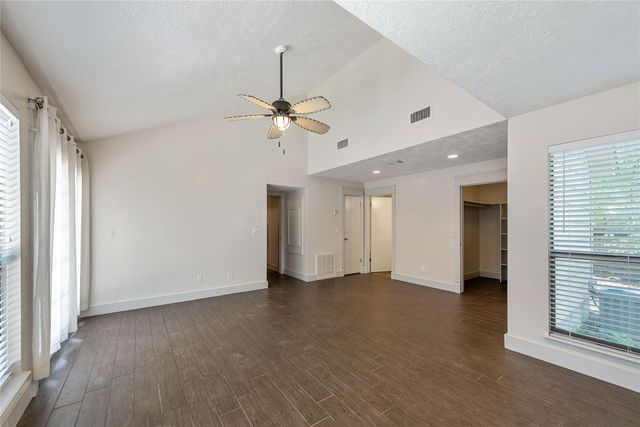 2824 S Logrun Circle, The Woodlands, TX 77380