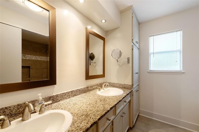 2824 S Logrun Circle, The Woodlands, TX 77380
