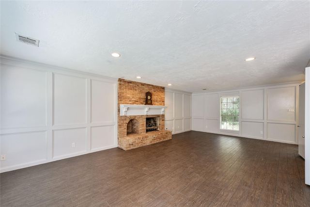 2824 S Logrun Circle, The Woodlands, TX 77380