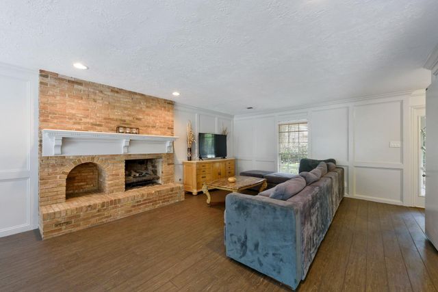 2824 S Logrun Circle, The Woodlands, TX 77380