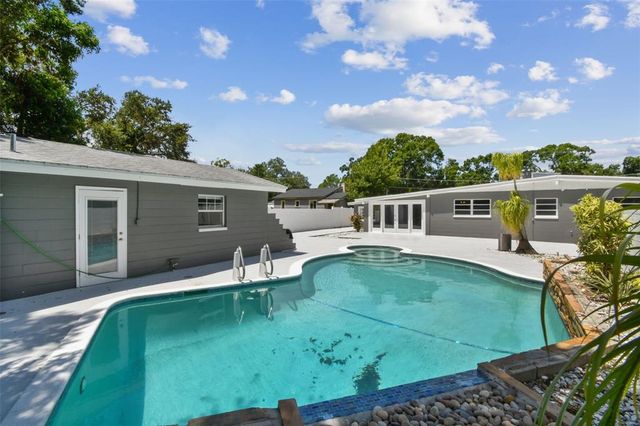 3909 N CLEARFIELD AVENUE, Tampa, FL 33603