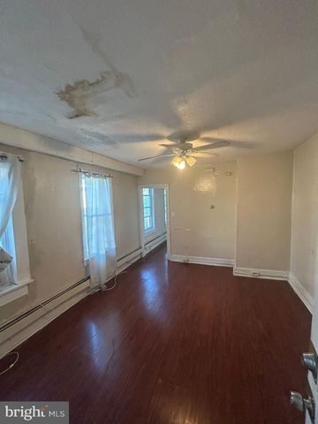 919 BUTTONWOOD ST, Reading, PA 19604