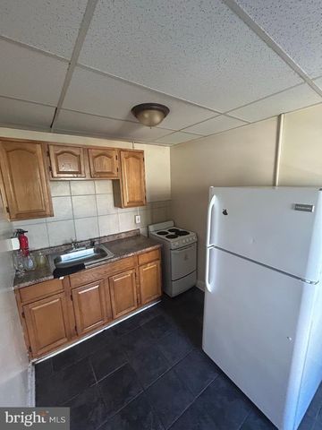 919 BUTTONWOOD ST, Reading, PA 19604