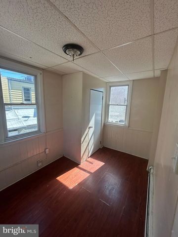 919 BUTTONWOOD ST, Reading, PA 19604