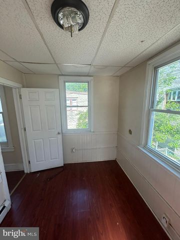 919 BUTTONWOOD ST, Reading, PA 19604