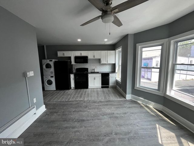 919 BUTTONWOOD ST, Reading, PA 19604
