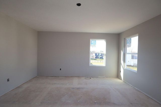 302 Reign Way, Pataskala, OH 43062