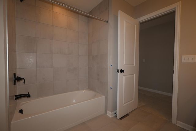 302 Reign Way, Pataskala, OH 43062