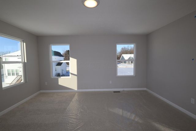 302 Reign Way, Pataskala, OH 43062