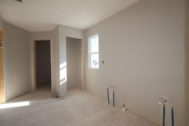 302 Reign Way, Pataskala, OH 43062