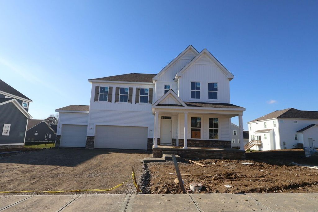 302 Reign Way, Pataskala, OH 43062