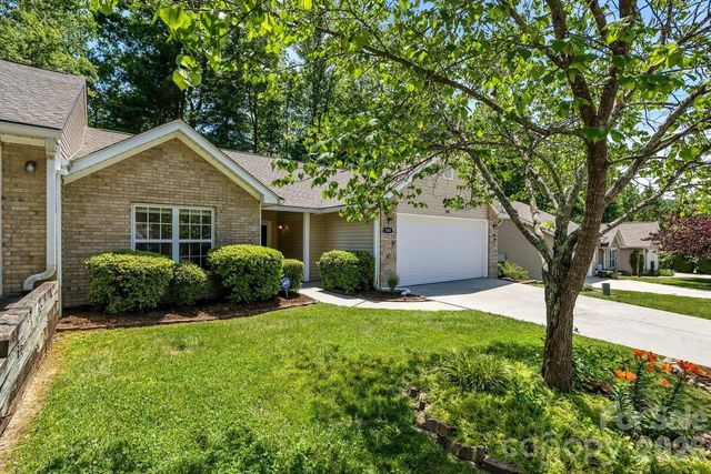 308 Wiltshire Circle, Fletcher, NC 28732