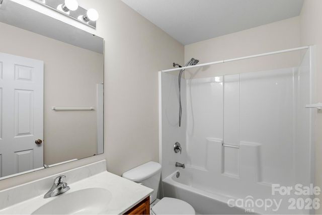 308 Wiltshire Circle, Fletcher, NC 28732