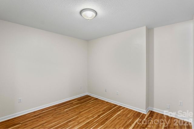 308 Wiltshire Circle, Fletcher, NC 28732