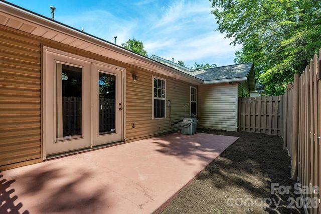 308 Wiltshire Circle, Fletcher, NC 28732