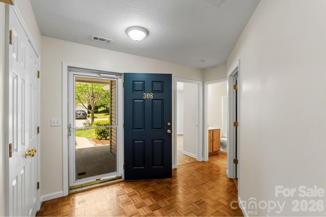 308 Wiltshire Circle, Fletcher, NC 28732