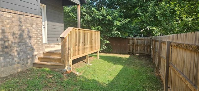 310 W Kinniburgh Drive, Farmington, AR 72730