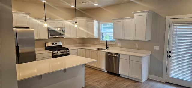 310 W Kinniburgh Drive, Farmington, AR 72730