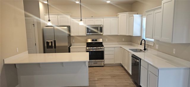 310 W Kinniburgh Drive, Farmington, AR 72730