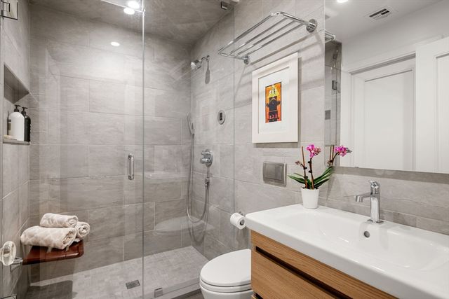 82 Chestnut Street 30, Boston, MA 02108