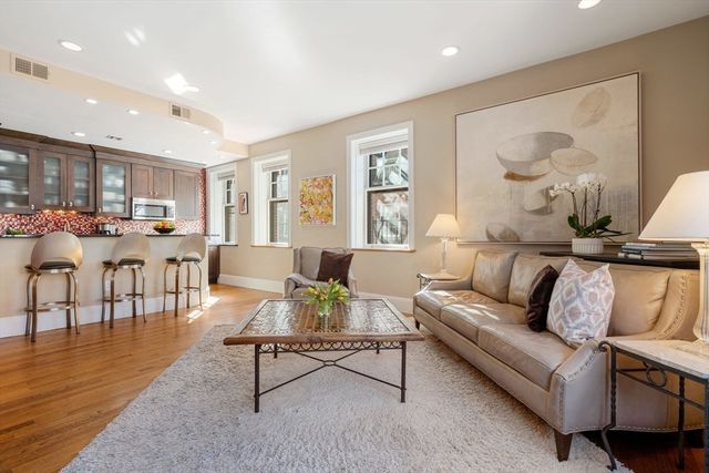 82 Chestnut Street 30, Boston, MA 02108