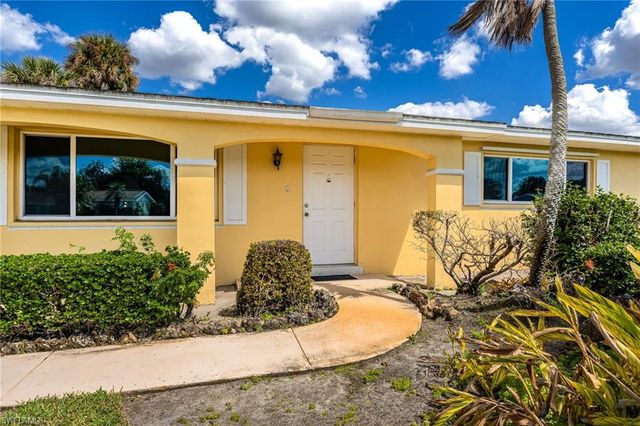 213 Richmond AVE S, Lehigh Acres, FL 33936