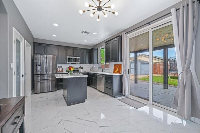 1895 Pyramid Creek Dr, Marysville, CA 95901