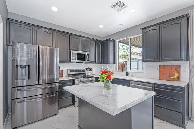 1895 Pyramid Creek Dr, Marysville, CA 95901