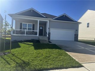 19631 W 201st Street, Spring Hill, KS 66083