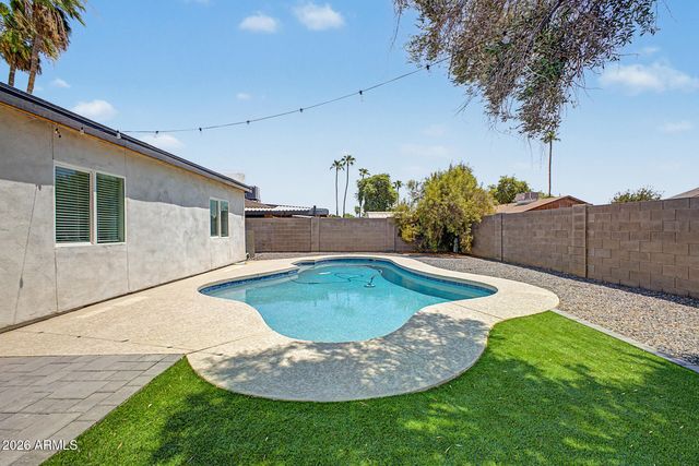 2425 E INVERNESS Avenue, Mesa, AZ 85204