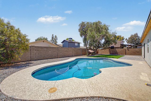 2425 E INVERNESS Avenue, Mesa, AZ 85204