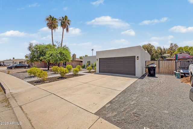 2425 E INVERNESS Avenue, Mesa, AZ 85204